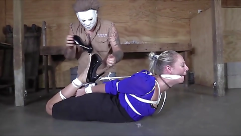 Shavyon is a milf with lot of cum